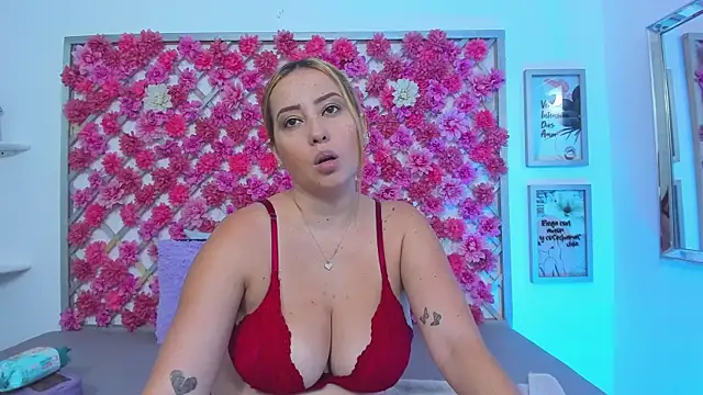 emmyrouse  online show from 05-13-26, 07:33