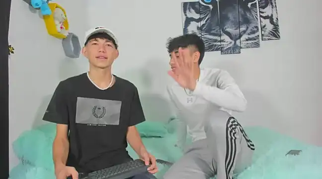 Snapshot of Maxxi_hot23 chatting on 03-06-25, 03:45 Maxxi hot23 online show from 03-06-25, 03:45