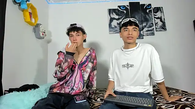 Snapshot of Maxxi_hot23 chatting on 03-22-25, 02:14 Maxxi hot23 online show from 03-22-25, 02:14