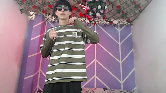 Snapshot of Maxxi_hot23 chatting on 10-14-25, 07:25 Maxxi hot23 online show from 10-14-25, 07:25