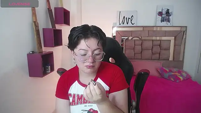 safyka online show from 10-31-25, 03:40