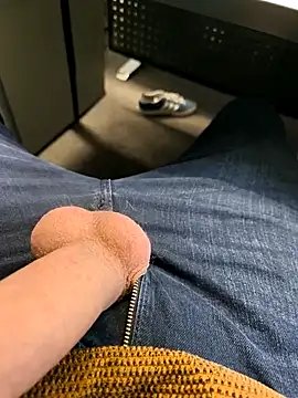 Snapshot of bavaricus123 chatting on 03-09-26, 01:48 bavaricus123 online show from 03-09-26, 01:48