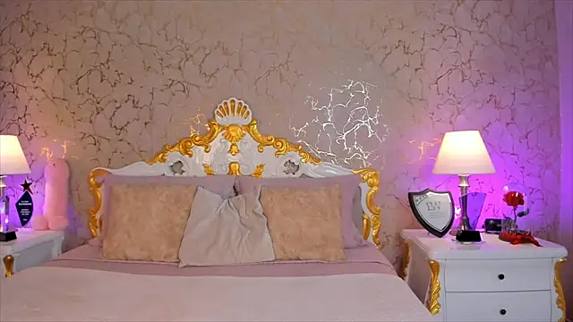 ScarlettWallace online show from 10-28-25, 09:39