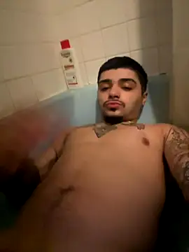 Snapshot of papiVilla23 chatting on 09-19-25, 04:58 papiVilla23 online show from 09-19-25, 04:58