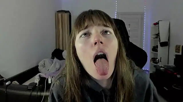 Snapshot of bekkawell chatting on 09-20-25, 05:14 bekkawell online show from 09-20-25, 05:14