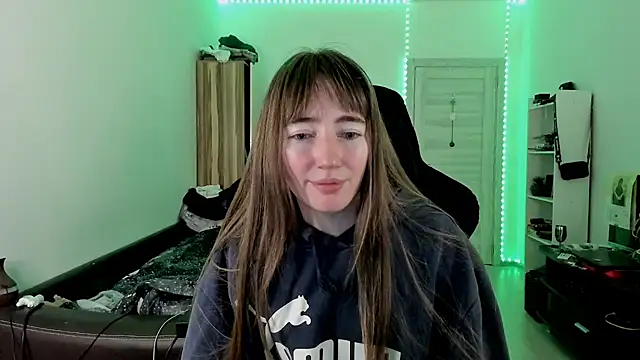 Snapshot of bekkawell chatting on 10-23-25, 06:17 bekkawell online show from 10-23-25, 06:17