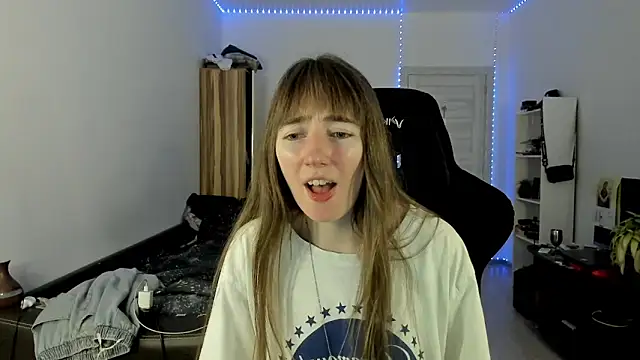 Snapshot of bekkawell chatting on 10-27-25, 06:23 bekkawell online show from 10-27-25, 06:23