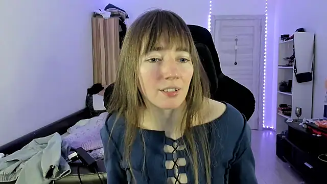 Snapshot of bekkawell chatting on 11-11-25, 04:07 bekkawell online show from 11-11-25, 04:07