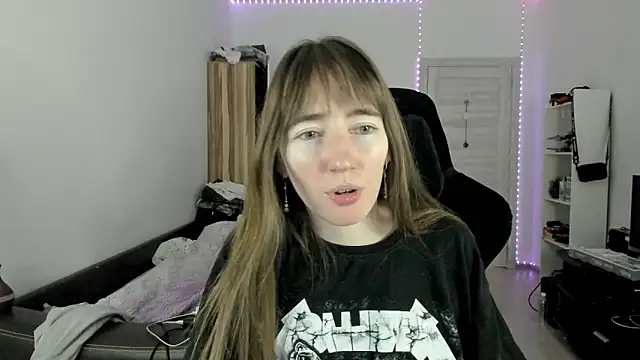 Snapshot of bekkawell chatting on 12-14-25, 02:44 bekkawell online show from 12-14-25, 02:44