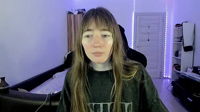 Snapshot of bekkawell chatting on 12-15-25, 03:49 bekkawell online show from 12-15-25, 03:49