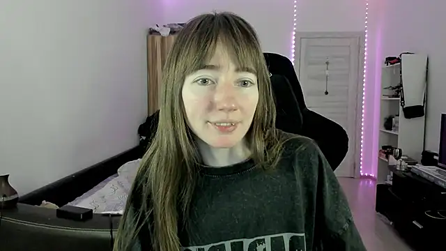 Snapshot of bekkawell chatting on 12-17-25, 04:02 bekkawell online show from 12-17-25, 04:02