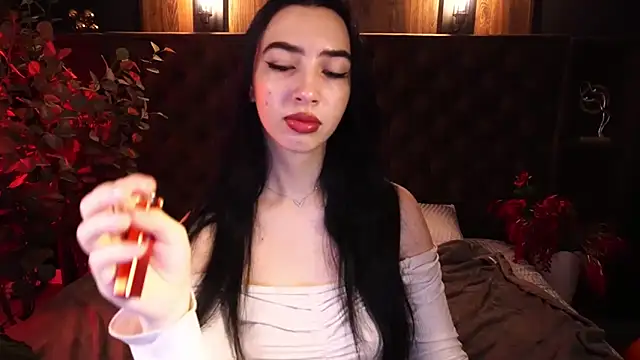 WildKittenX  online show from 11-06-25, 06:47