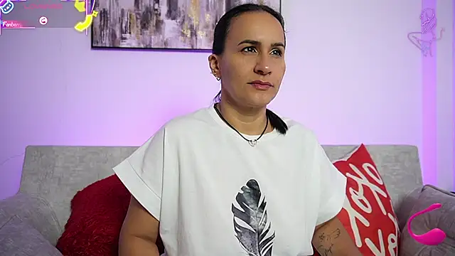 Snapshot of Sara_Charmy chatting on 11-28-25, 09:56 Sara Charmy online show from 11-28-25, 09:56