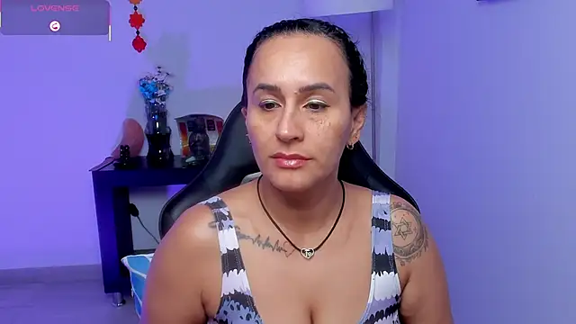 Snapshot of Sara_Charmy chatting on 06-07-26, 11:14 Sara Charmy online show from 06-07-26, 11:14