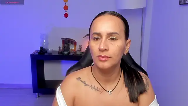 Snapshot of Sara_Charmy chatting on 06-15-26, 12:18 Sara Charmy online show from 06-15-26, 12:18