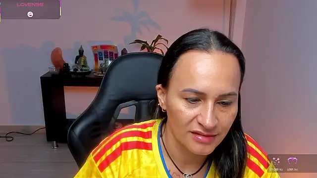 Snapshot of Sara_Charmy chatting on 07-03-26, 11:05 Sara Charmy online show from 07-03-26, 11:05