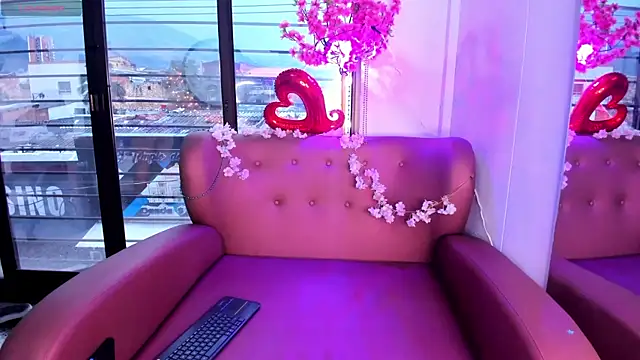 Mitsu Kawii online show from 10-21-25, 08:31