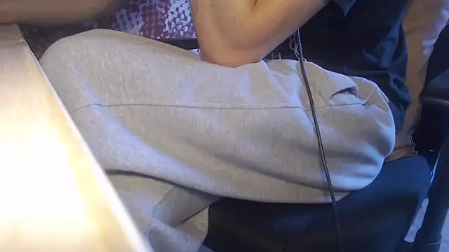 GreekDaddyNickOfficial online show from 11-04-25, 08:13