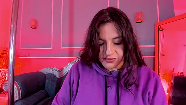 TaraTaylorr online show from 12-04-25, 02:43