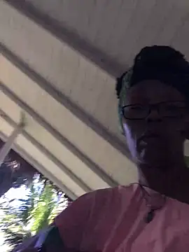 Snapshot of Ladyzee25 chatting on 09-15-25, 07:25 Ladyzee25 online show from 09-15-25, 07:25