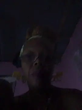 Snapshot of Ladyzee25 chatting on 11-17-25, 08:20 Ladyzee25 online show from 11-17-25, 08:20