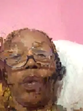 Snapshot of Ladyzee25 chatting on 11-24-25, 04:45 Ladyzee25 online show from 11-24-25, 04:45