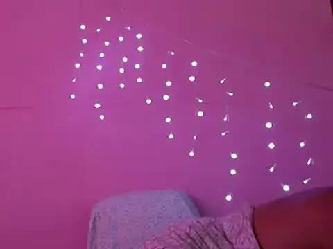 Ladyzee25 online show from 12-21-25, 03:19