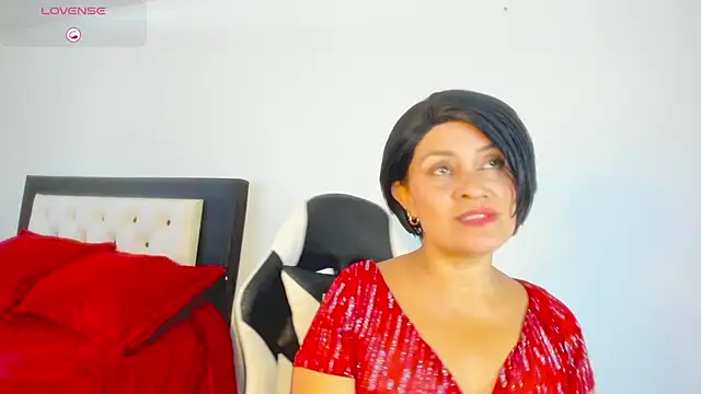 Snapshot of CarolinneFiotti chatting on 01-08-26, 04:53 CarolinneFiotti online show from 01-08-26, 04:53
