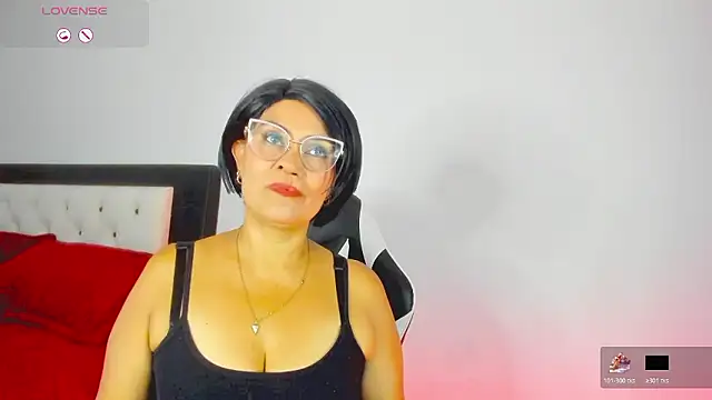 Snapshot of CarolinneFiotti chatting on 01-11-26, 07:19 CarolinneFiotti online show from 01-11-26, 07:19