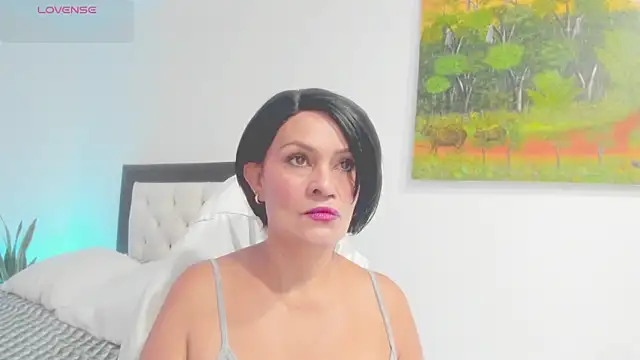 Snapshot of CarolinneFiotti chatting on 02-12-26, 01:06 CarolinneFiotti online show from 02-12-26, 01:06