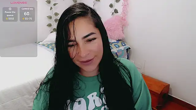 Snapshot of luna_lgomez_ chatting on 03-18-25, 11:08 luna lgomez online show from 03-18-25, 11:08