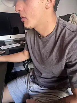 yourpapixulo online show from 03-02-25, 05:36