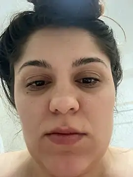 Layla- online show from 03-08-26, 10:57