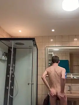 Snapshot of xy_monkeyBigCock chatting on 03-17-25, 11:54 xy monkeyBigCock online show from 03-17-25, 11:54