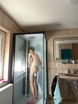 Snapshot of xy_monkeyBigCock chatting on 09-17-25, 02:41 xy monkeyBigCock online show from 09-17-25, 02:41