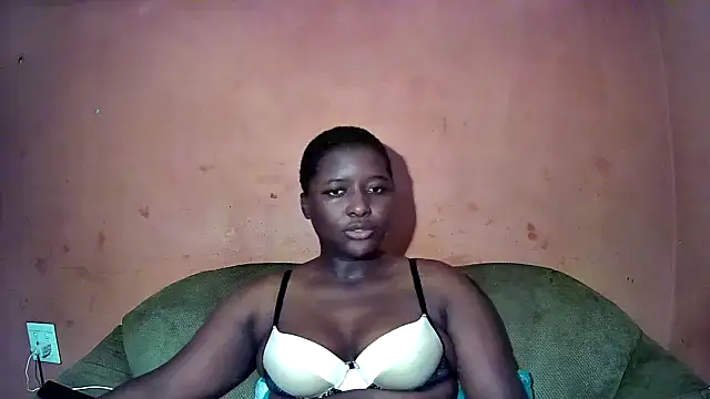 Snapshot of sexyhips2001 chatting on 03-07-25, 07:05 sexyhips2001 online show from 03-07-25, 07:05