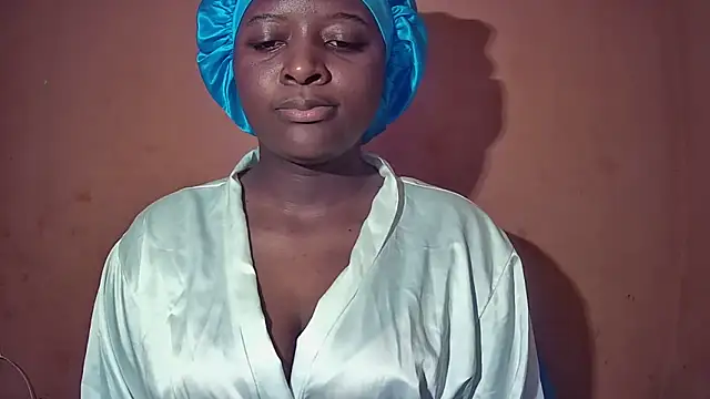 Snapshot of sexyhips2001 chatting on 09-24-25, 05:38 sexyhips2001 online show from 09-24-25, 05:38