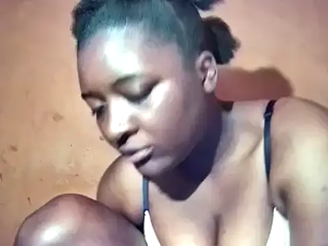 Snapshot of sexyhips2001 chatting on 12-16-25, 10:37 sexyhips2001 online show from 12-16-25, 10:37