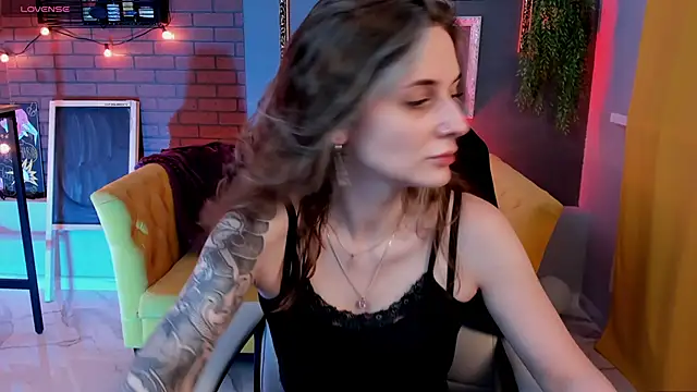 OliviaMcClean online show from 11-06-25, 02:45