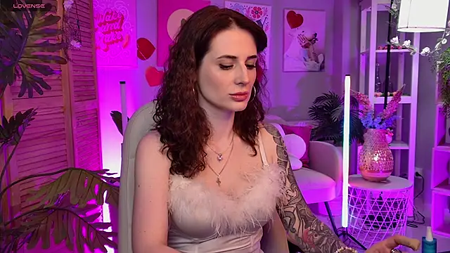OliviaMcClean online show from 06-17-26, 02:40
