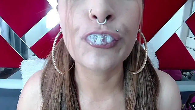 nicollewayne10 online show from 10-07-25, 06:27