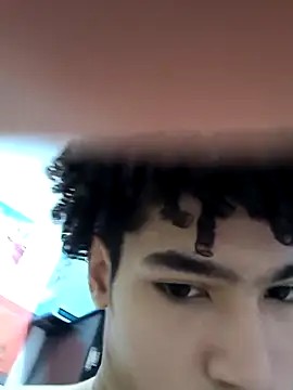 Snapshot of Thony444 chatting on 02-27-25, 04:43 Thony444 online show from 02-27-25, 04:43