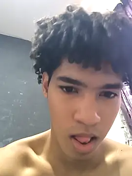 Snapshot of Thony444 chatting on 03-02-25, 06:08 Thony444 online show from 03-02-25, 06:08