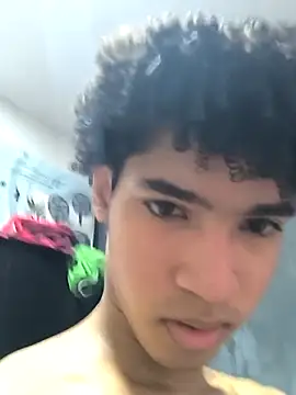 Snapshot of Thony444 chatting on 03-03-25, 04:03 Thony444 online show from 03-03-25, 04:03