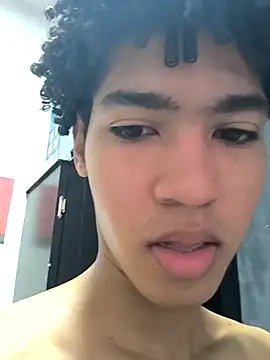 Snapshot of Thony444 chatting on 03-04-25, 06:07 Thony444 online show from 03-04-25, 06:07