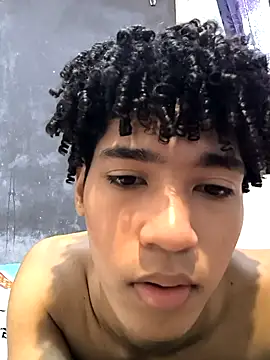 Snapshot of Thony444 chatting on 03-06-25, 06:37 Thony444 online show from 03-06-25, 06:37