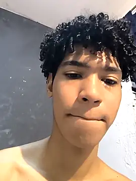 Snapshot of Thony444 chatting on 03-14-25, 09:10 Thony444 online show from 03-14-25, 09:10