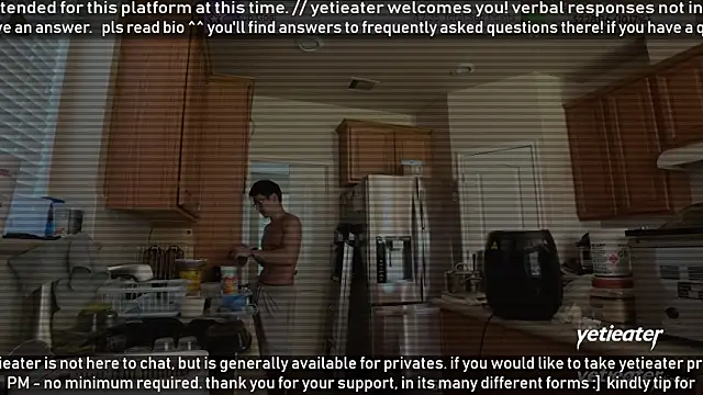 Snapshot of yetieater chatting on 05-28-26, 04:26 yetieater online show from 05-28-26, 04:26