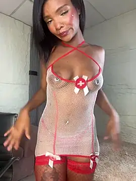 Snapshot of PinkyMoon chatting on 12-20-25, 05:20 PinkyMoon online show from 12-20-25, 05:20