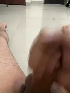 Snapshot of harddick_7271 chatting on 12-04-25, 01:20 harddick 7271 online show from 12-04-25, 01:20